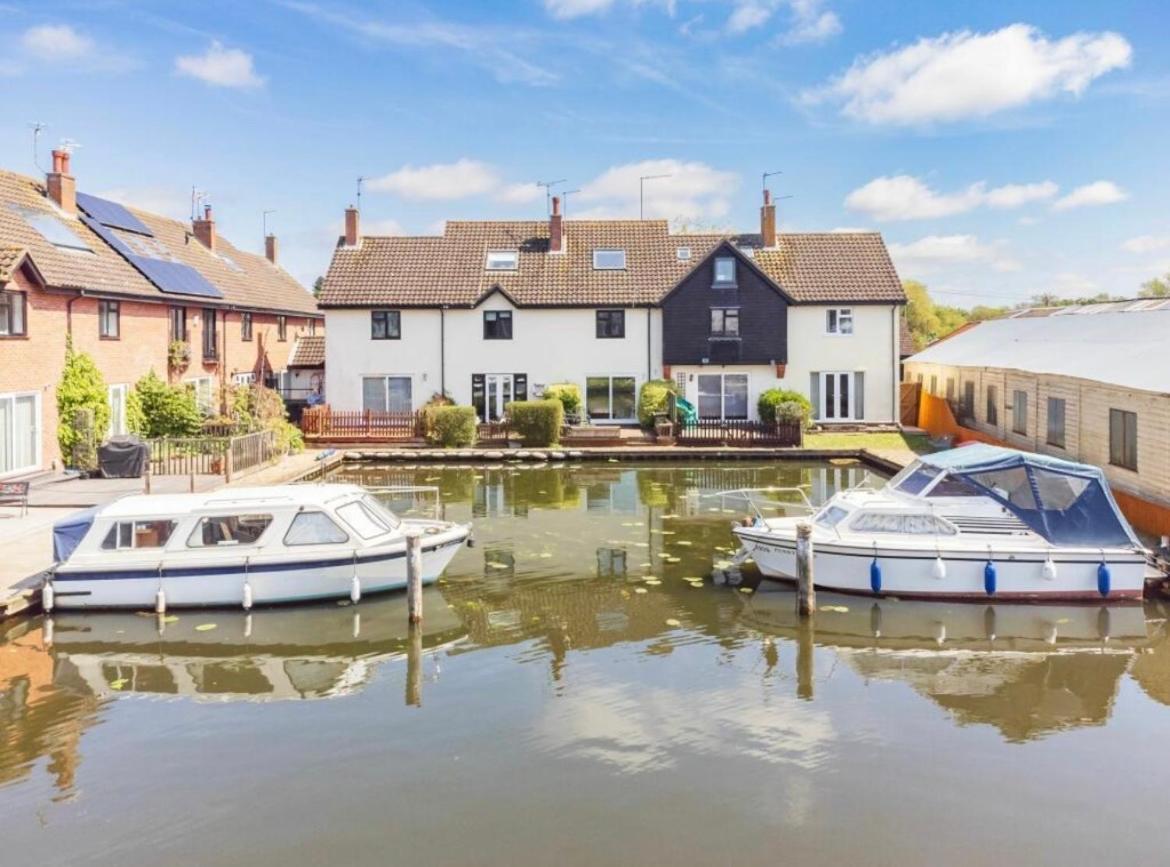 Cottage On The Quay Wroxham Esterno foto