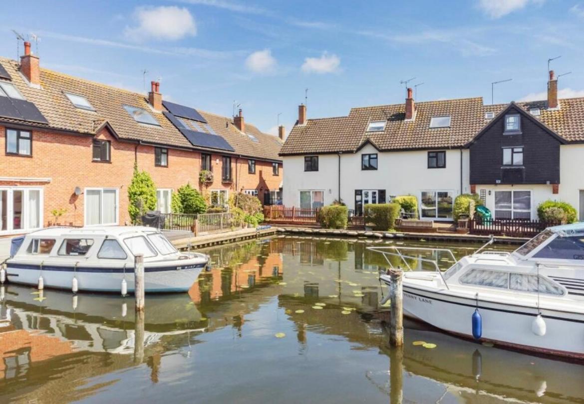 Cottage On The Quay Wroxham Esterno foto